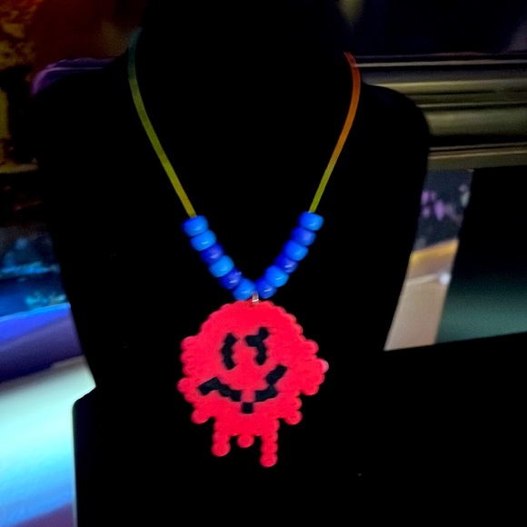 New Rave Necklace - Picture 10 of 11